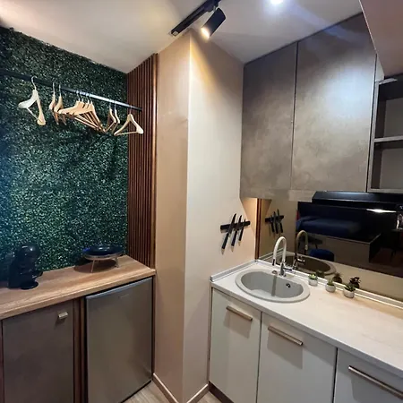 Square Vanilla Saloniki