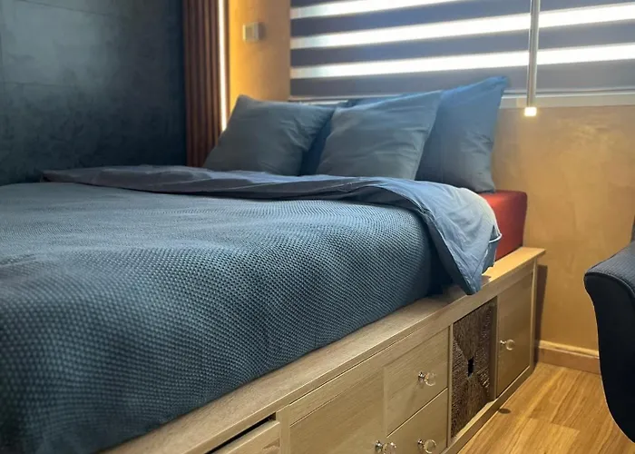 Square Vanilla Apartman *