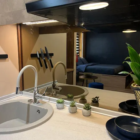Square Vanilla Apartman *