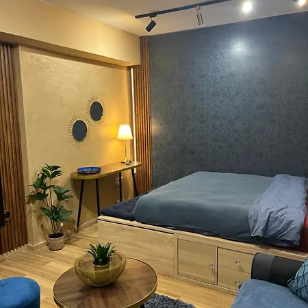 Square Vanilla Apartman